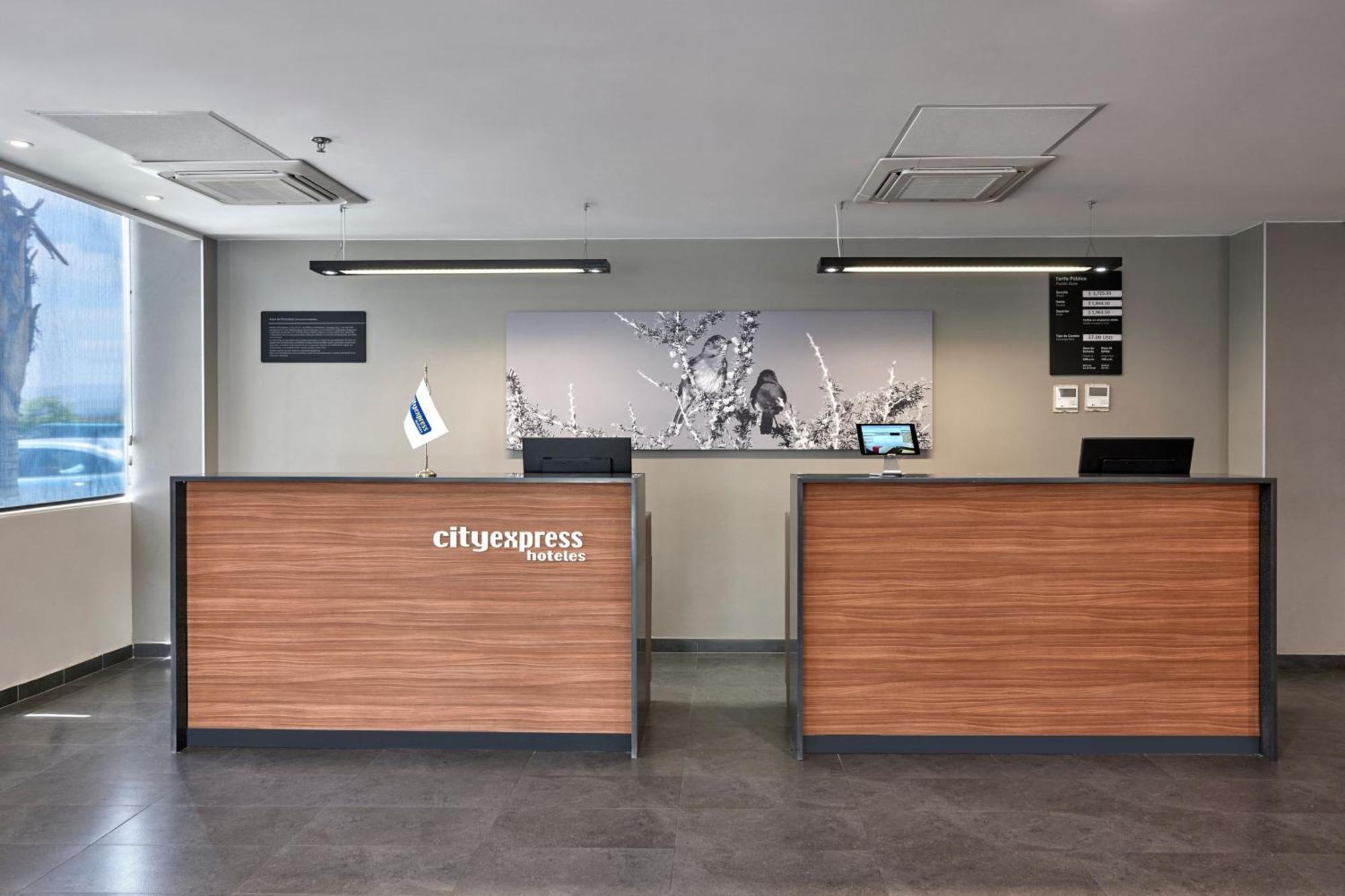 City Express By Marriott Caborca Heroica Caborca Extérieur photo