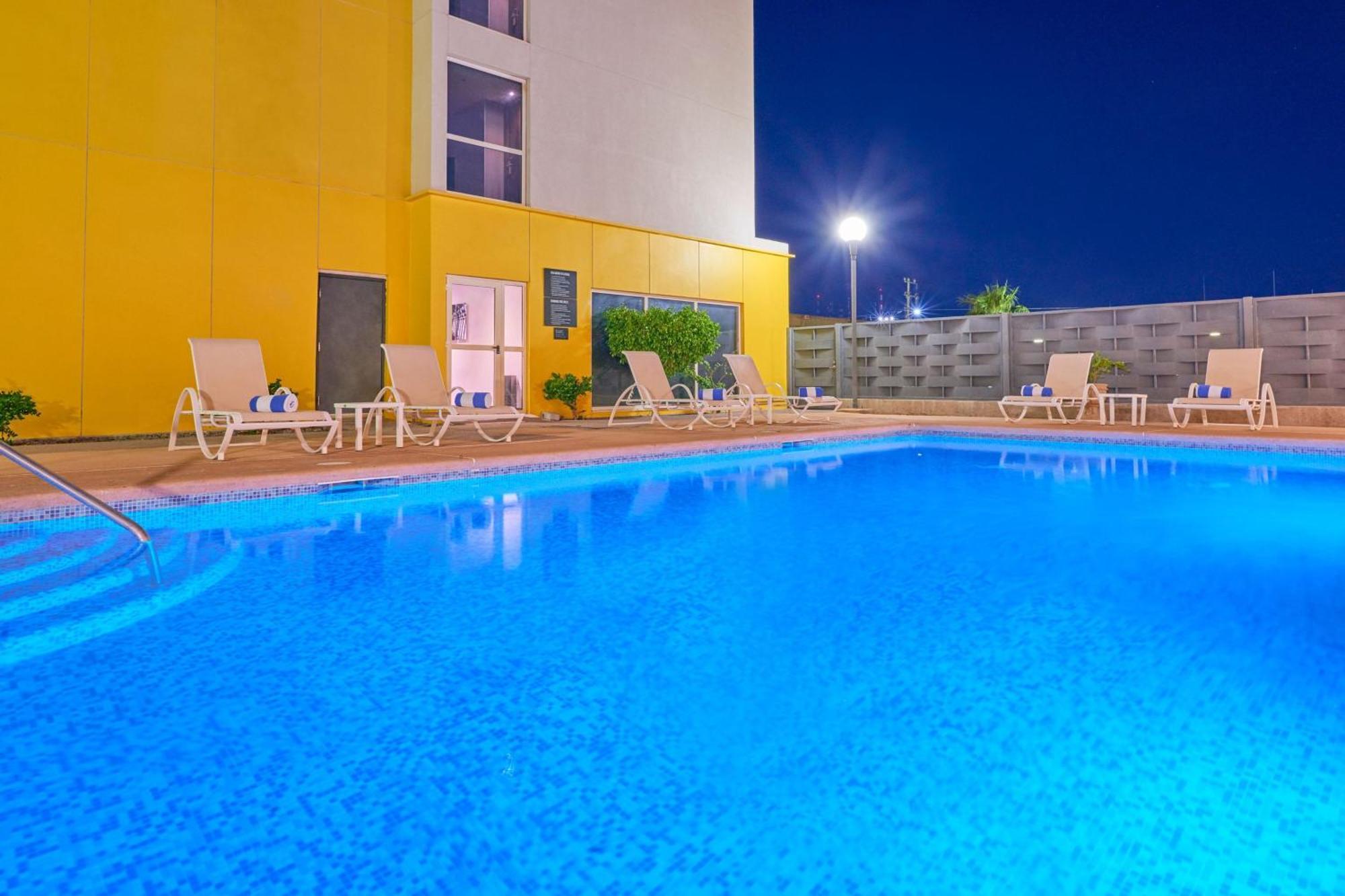 City Express By Marriott Caborca Heroica Caborca Extérieur photo