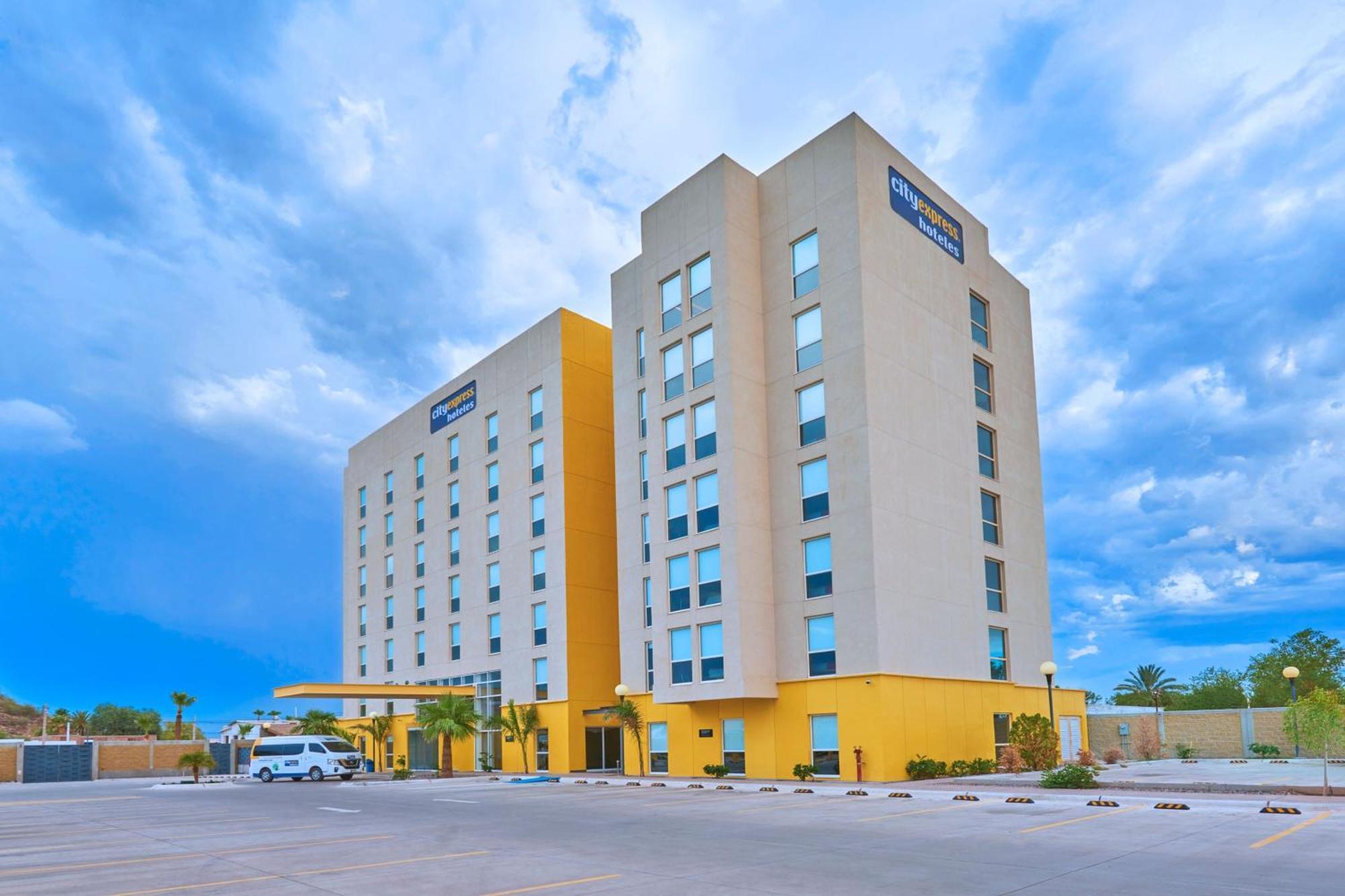 City Express By Marriott Caborca Heroica Caborca Extérieur photo